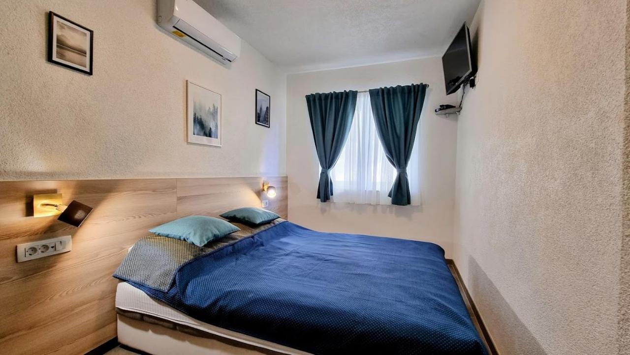 Bed and Breakfast Dorijini Dvori Baška Voda Exterior foto
