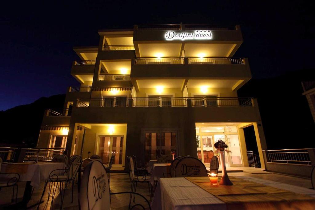 Bed and Breakfast Dorijini Dvori Baška Voda Exterior foto