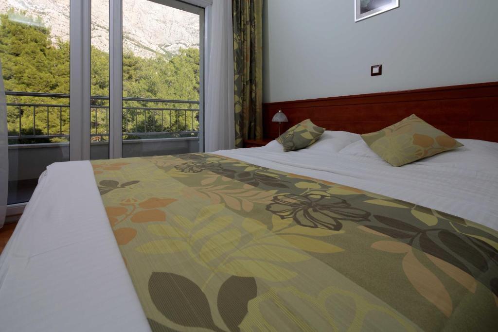 Bed and Breakfast Dorijini Dvori Baška Voda Exterior foto